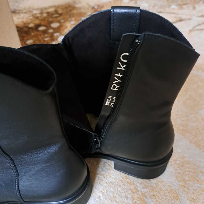 Nowe botki Ryłko ze skóry licowej 37