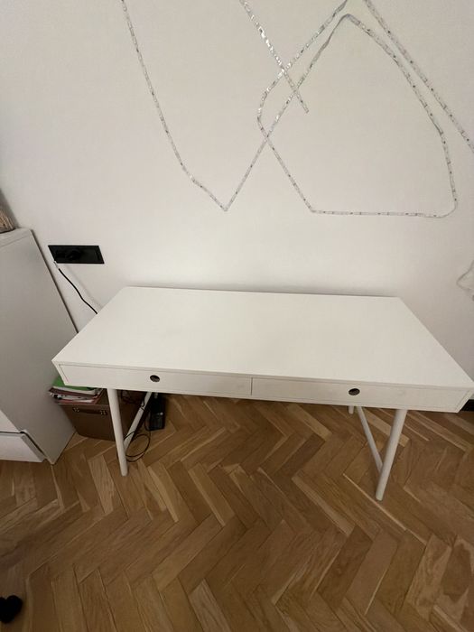 Компактний стіл для ігор