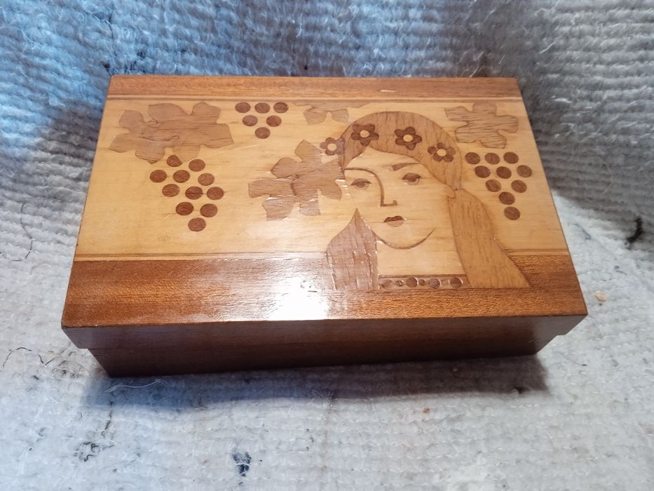 Шкатулка деревянная винтаж