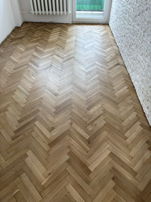 Cyklinowanie bezpyłowe -lakierowanie ,listwy, naprawy.
