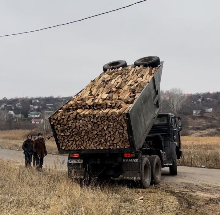 Дрова оптом і в роздріб мінімальна ціна доставка 5/15/20 кубів