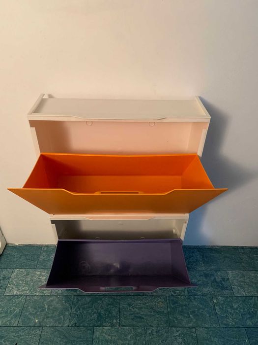 Sapateira laranja e roxa IKEA