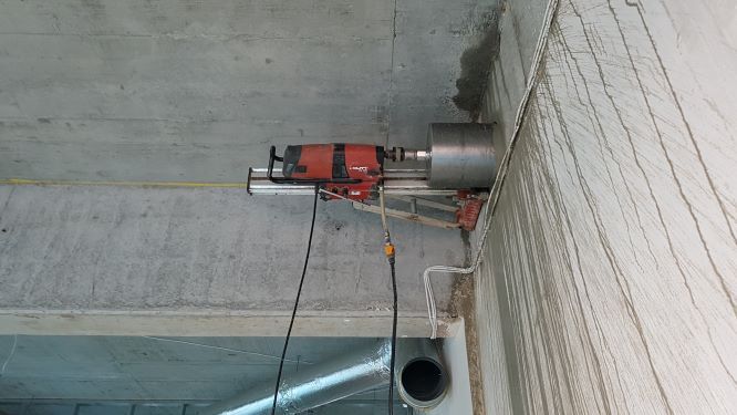 Wiertnica, otwornica, wiercenie, przewierty, otwory w betonie, cegle