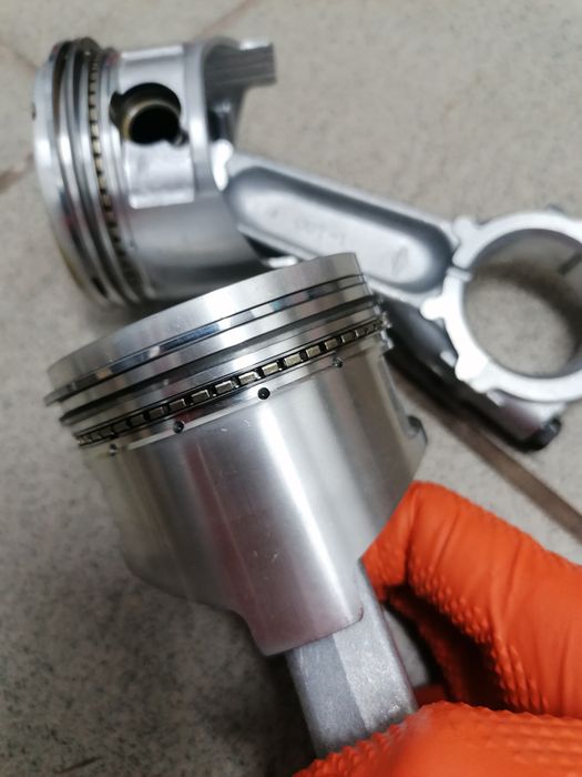 Tłoki korbowody do traktorek kosiarka briggs vanguard v-twin 16hp 68mm