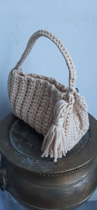 Mala Bege em trapilho