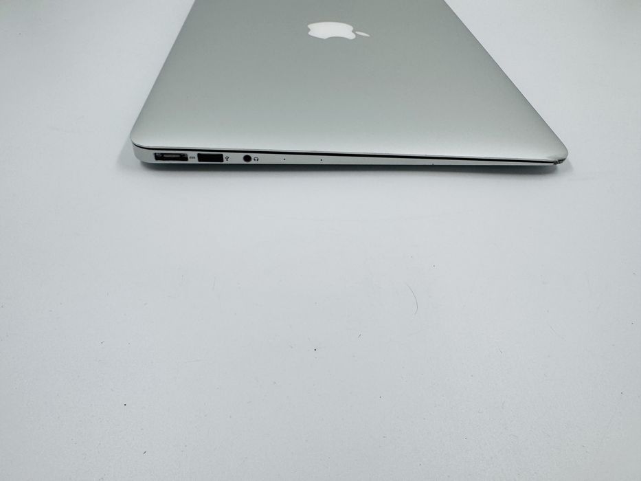 1 цикл Apple Macbook Air 13 2017 i5 8GB RAM 256GB SSD IL6686