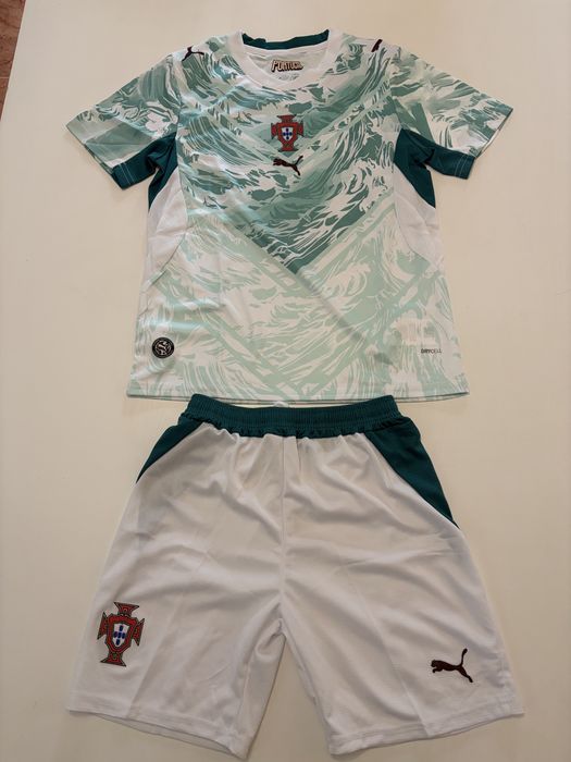 Kits de criança da seleção principal e secundário 2026