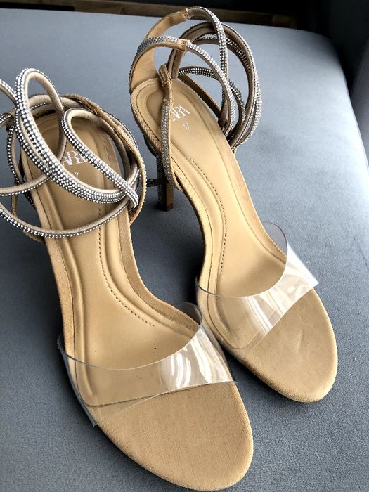 Шикарні босоніжки ZARA