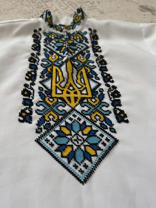 Вишиванка з тризубом синьо-жовта