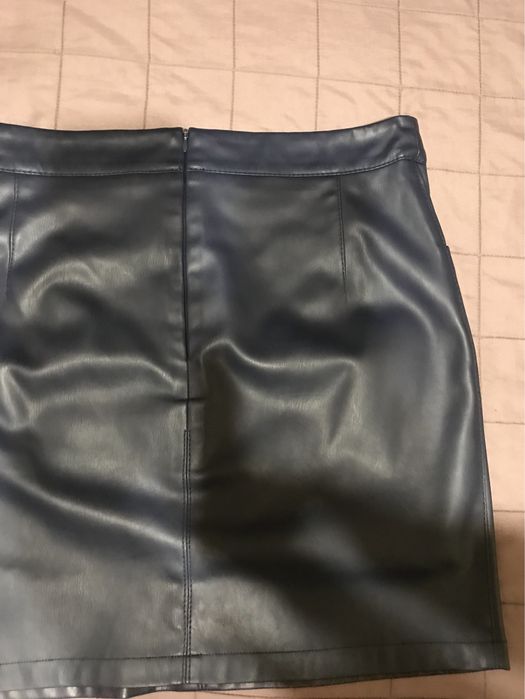 Юбки экокожа.Черная и синяя.