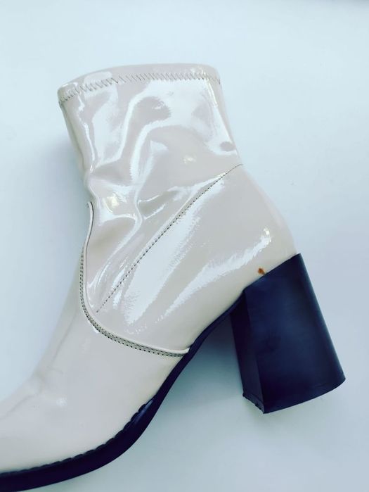 Ботильйони, черевики, чоботи на підборах, полусапожки