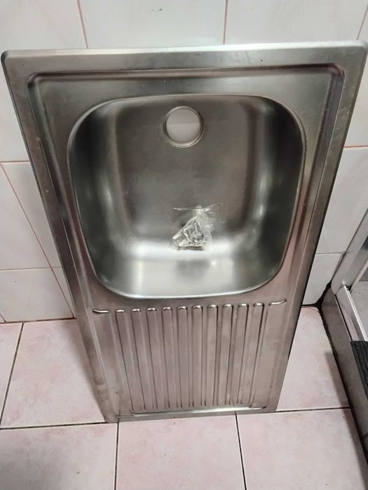 Недорого продається мийка кухонна б/в
