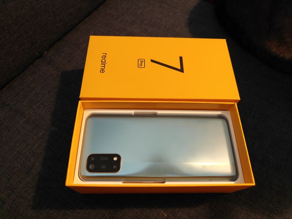 Realme 7 Pro usado com capa
