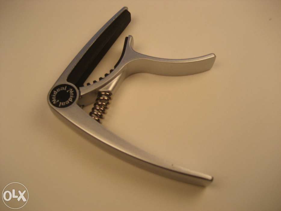 Capo / Capotraste / Transpositor para guitarra clássica