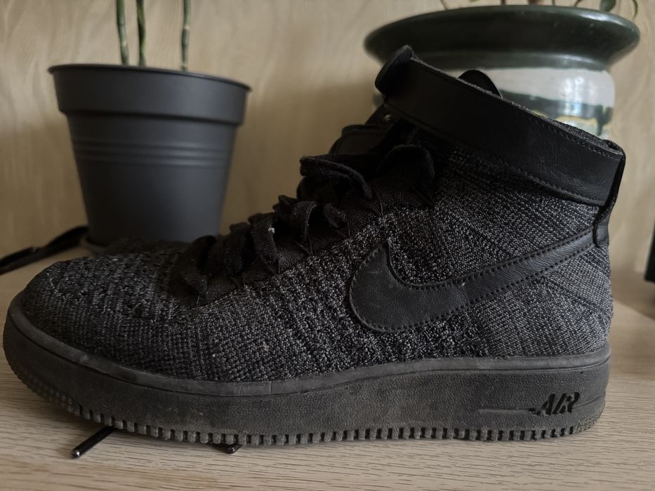 Продам кроссовки Nike