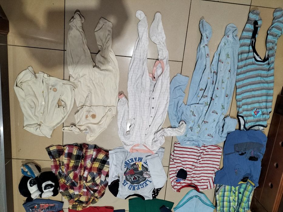 Wyprawka ubranka r.80 chłopiec spodnie , bluzki, śpiochy