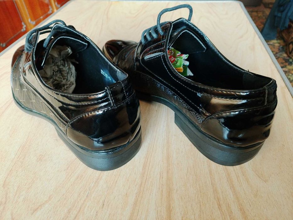 Туфли лаковые мужские