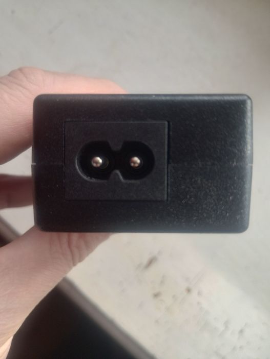 Блок питания,зарядка 12В на 3А