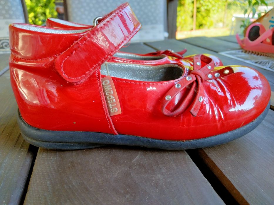 Buty dziewczęce lakierowane