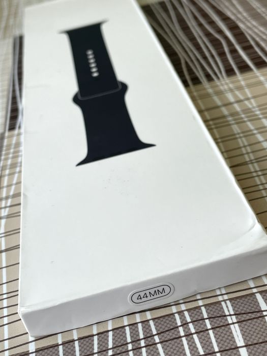 Apple Watch ремінець 44mm M-L ПОЛОВИНКА! (новий, оригінал)