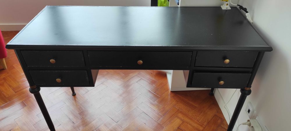 Secretária metálica sem uso (era de stock de loja)