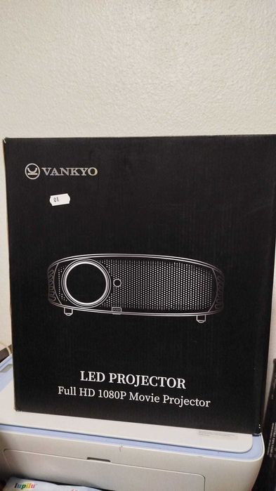 Projetor VANKYO Full HD 1080P com Mala de Transporte Original