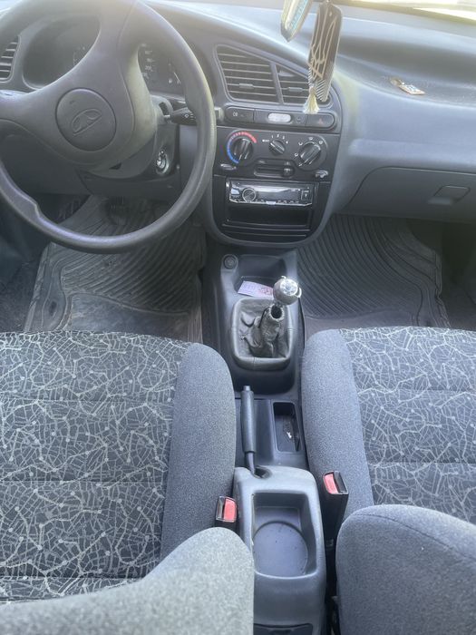 Авто на ходу сів і пойіхав