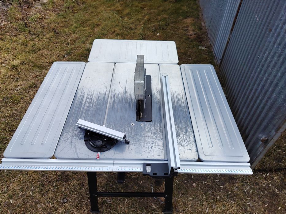 Pilarka stołowa DEDRA