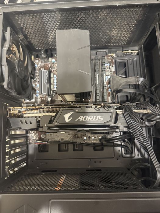 Komputer do gier ryzen 2700x gtx 1080 16gb 512gb 500W