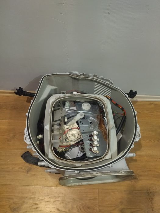 Стиральная машина Whirlpool AWT 2296  разбор