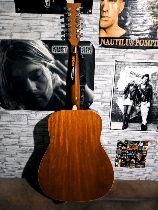 Акустическая 12я гитара YAMAHA FG 720-12