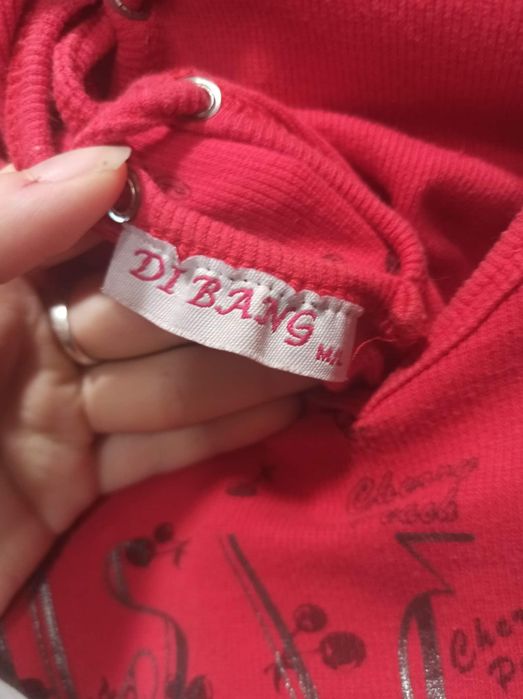 Czerwona koszulka bluzka