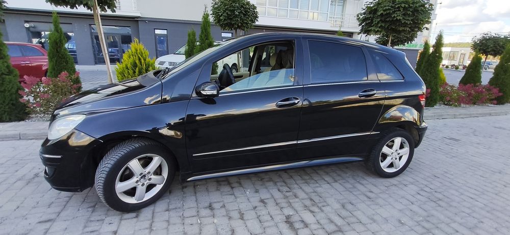 Продам автомобіль мерседес бенц b180