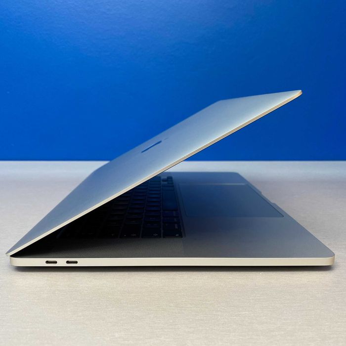 Apple MacBook Pro 16" - A2141 (i9/32GB/512GB SSD/Radeon Pro 5300M 4GB)