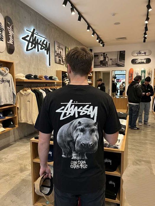 Футболка Новая Stussy Hippo — Большой Принт Стусси — XS S M L XL XXL