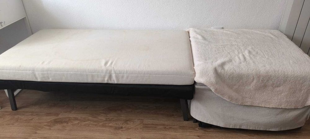 Sofá Cama IKEA com Pufe