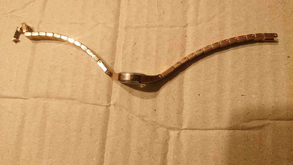 Женские миниатюрные часы