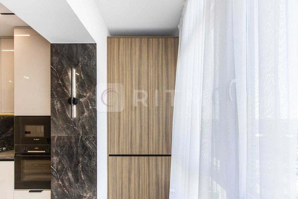 Продається світла та простора 2-кімнатна квартира площею 65 м² у сучасному житловому комплексі «Сонячний».