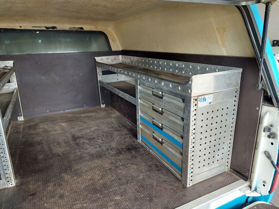 Equipamentos para veículos comerciais /Bancada de trabalho c/ ga