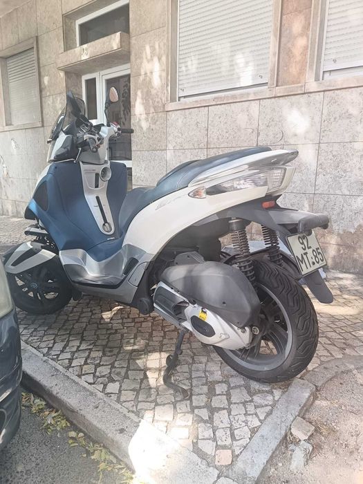 Mota Piaggio MP3 300cc