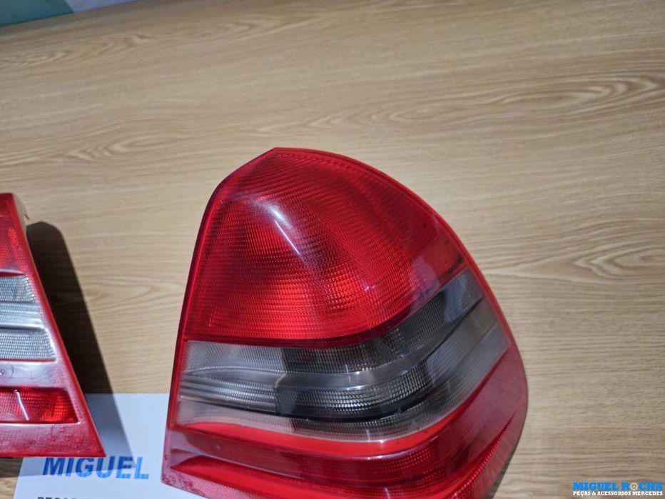 Conjunto de farolins Mercedes Classe C W202