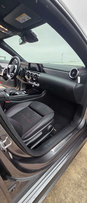 Mercedes-Benz CLA 180d  AMG Line | IVA Dedutível