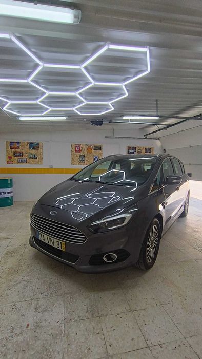 Ford S-MAX 2.0TDCI Titanium 7Lugares - Caixa Automática - Nacional