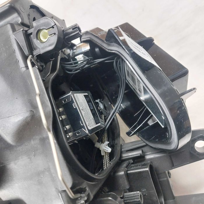 Reflektor Lampa Seat Ibiza IV Xenon Led nowa oryginał