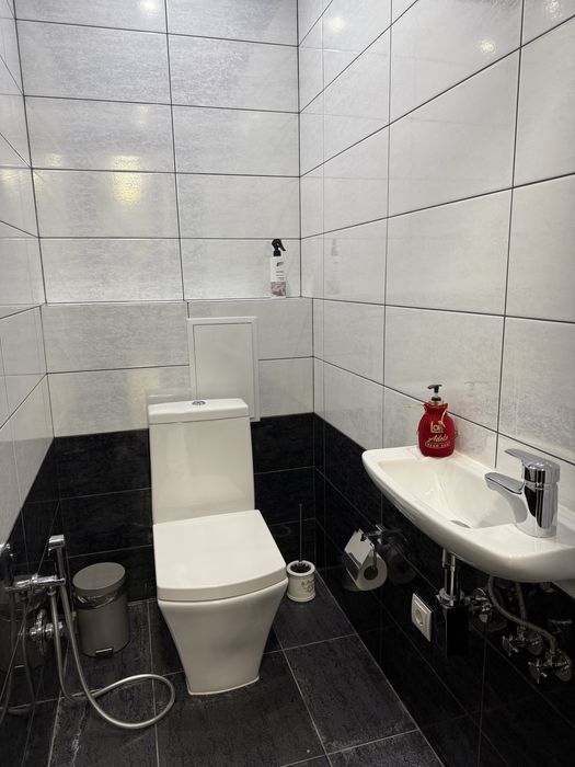 ЖК"Сімейний",Є СВІТЛО,зал.вокзал,Тяжилів,1-кім.квартира подобово