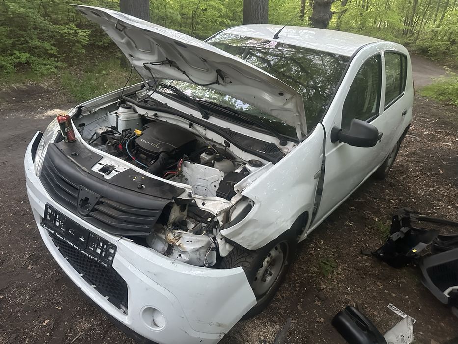 Двери дачія сандеро двері Sandero 1.4 бензин