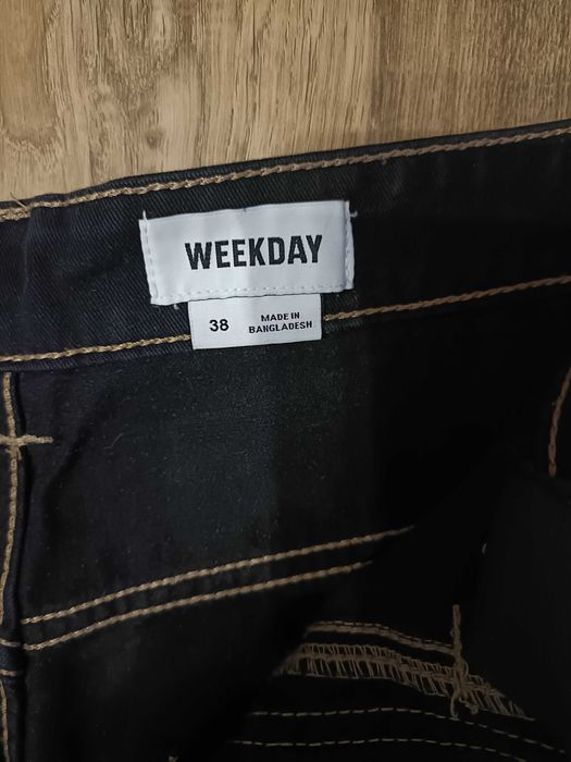 sprzedam spodnie damskie jeansowe WEEKDAY
