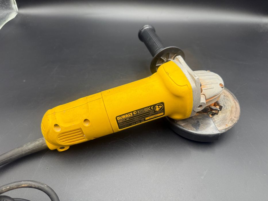Szlfierka Dewalt D28111