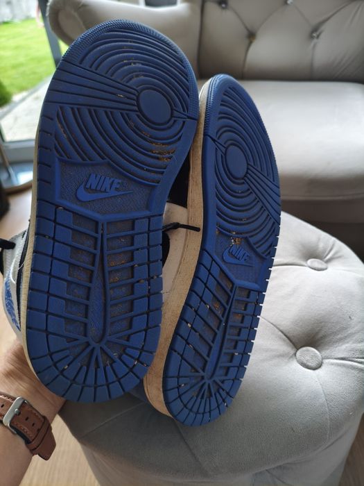 Nike Jordan 1 Mid SE rozm 42,5
Królewski Czarny Palec
