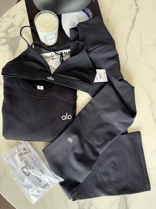 Alo yoga airbrush leggings crew neck camisola new novo hair clip